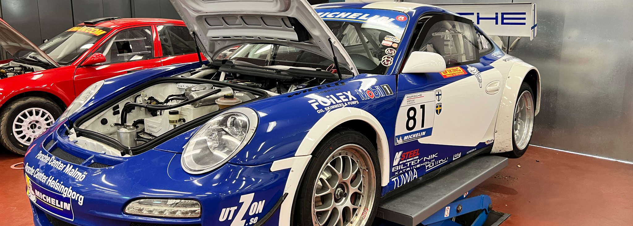 Kilpa- ja ralliautojen huoltotyöt